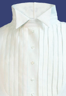 Linteum-collection linen paradisegown. Detail from pleated collar with beautiful fine linen pleats