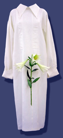 Linteum-collection Paradisegown in soft linen, also available in cotton and silk. Beautiful special cut in collar and cuffs. Pleat stripes on bodice, suitable for both sexes